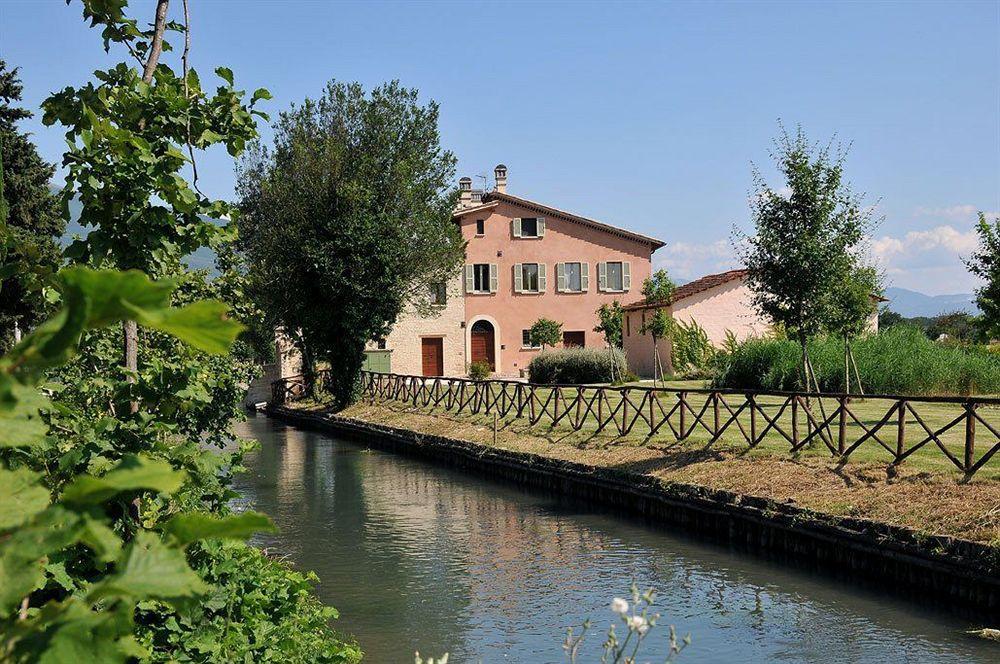 Country House Casco Dell'Acqua เตรวี ภายนอก รูปภาพ