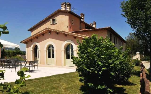 Country House Casco Dell'Acqua เตรวี ภายนอก รูปภาพ