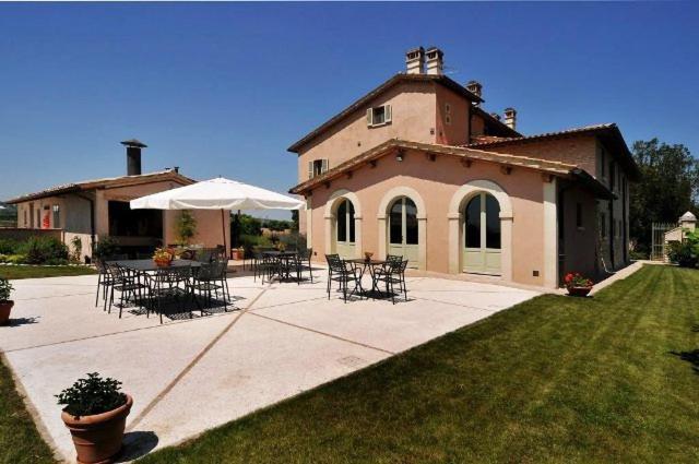Country House Casco Dell'Acqua เตรวี ภายนอก รูปภาพ
