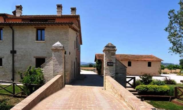 Country House Casco Dell'Acqua เตรวี ภายนอก รูปภาพ